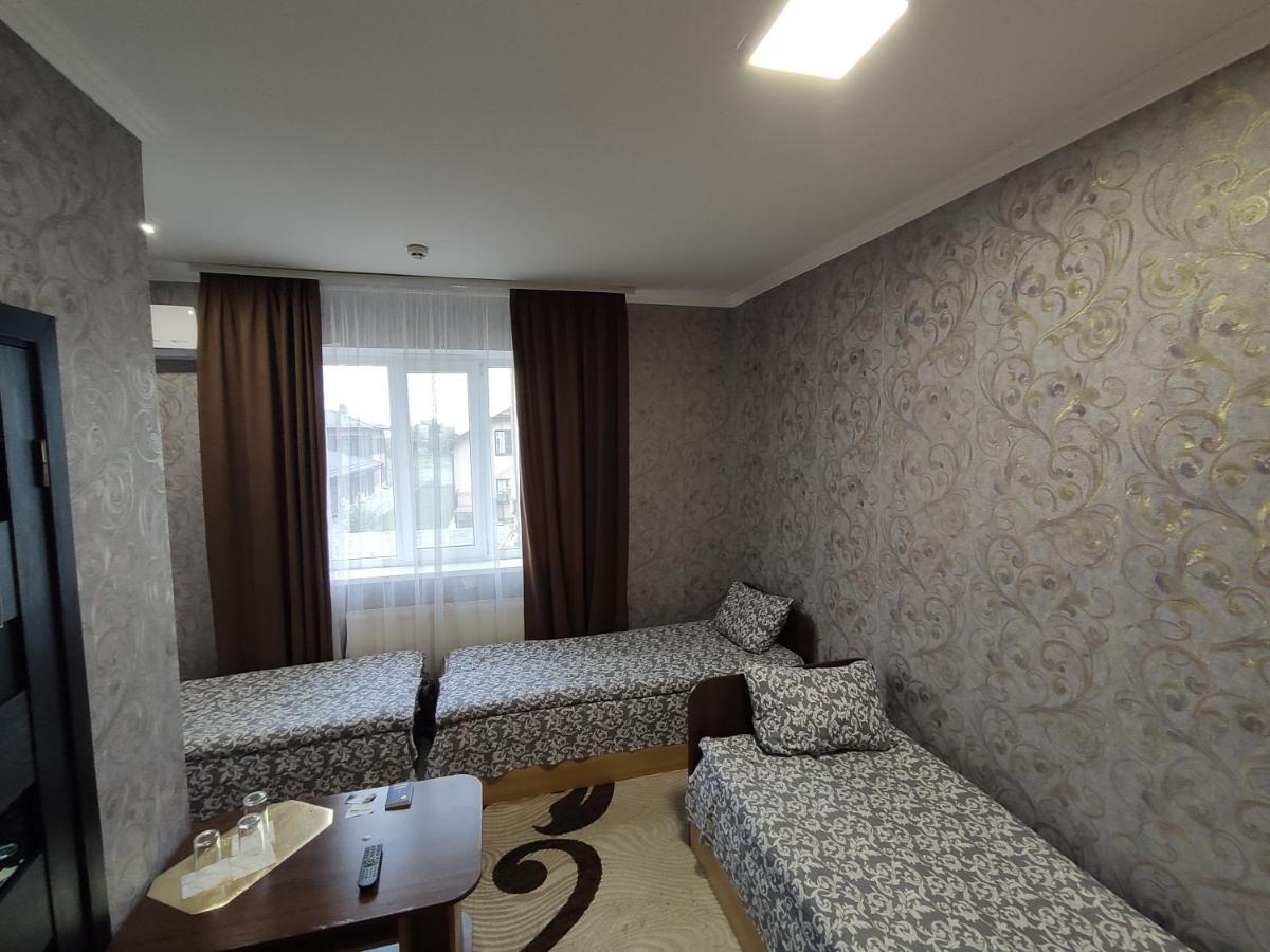 Karavan Hotel Bila Krynytsya  Esterno foto