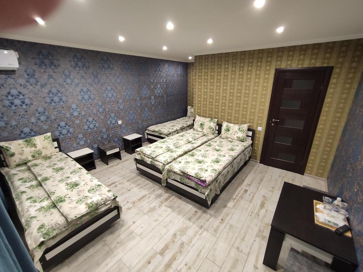 Karavan Hotel Bila Krynytsya  Esterno foto