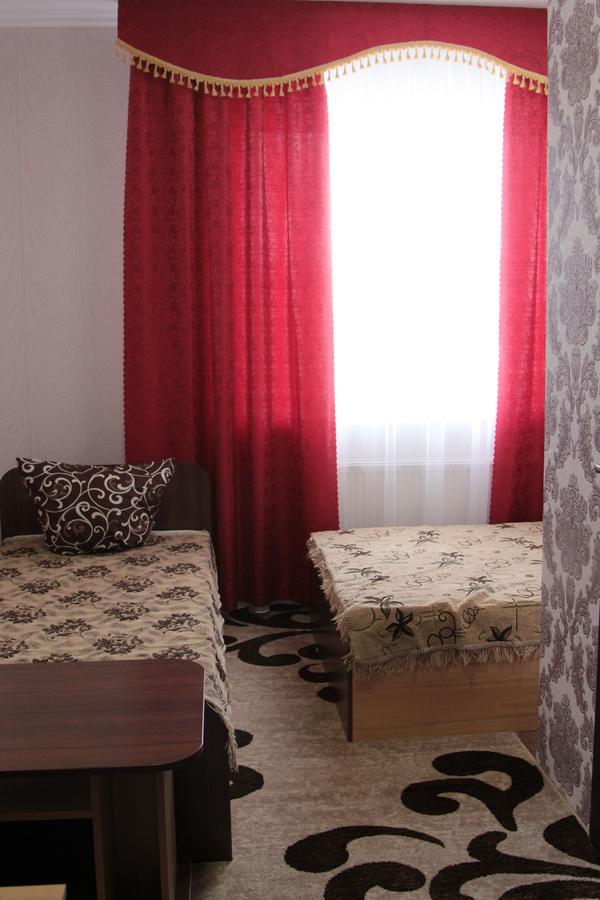 Karavan Hotel Bila Krynytsya  Esterno foto