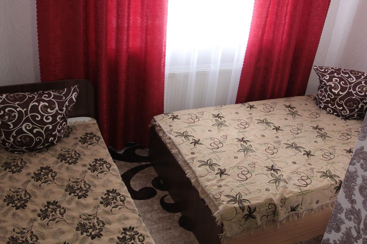 Karavan Hotel Bila Krynytsya  Esterno foto