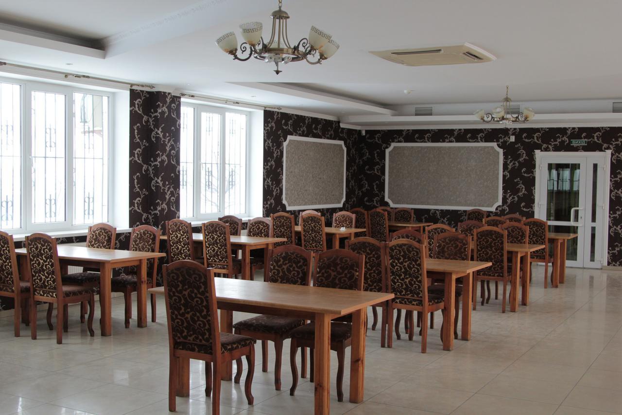 Karavan Hotel Bila Krynytsya  Esterno foto