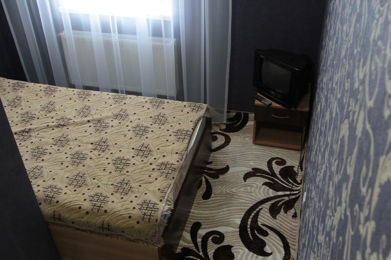 Karavan Hotel Bila Krynytsya  Esterno foto