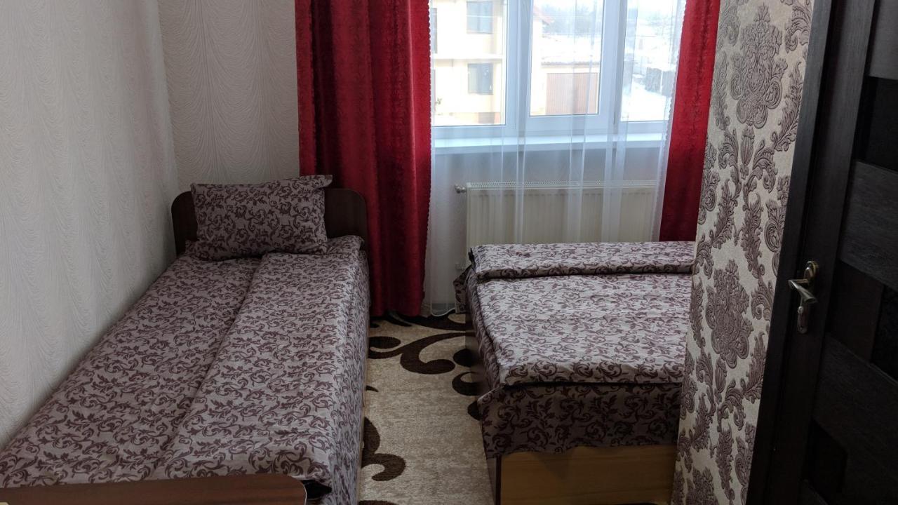 Karavan Hotel Bila Krynytsya  Esterno foto