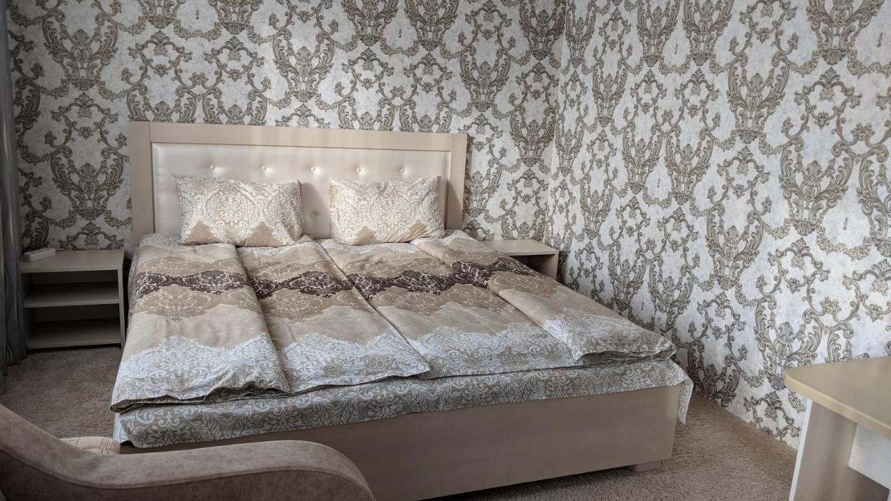 Karavan Hotel Bila Krynytsya  Esterno foto
