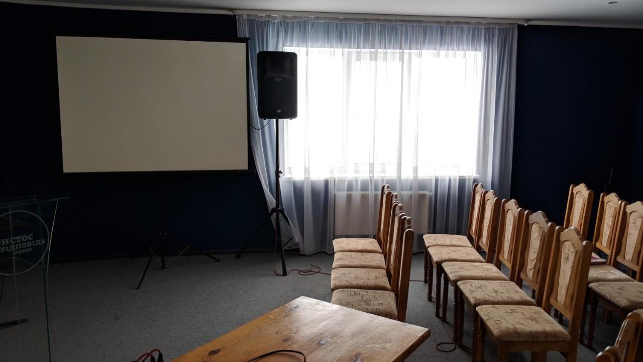 Karavan Hotel Bila Krynytsya  Esterno foto
