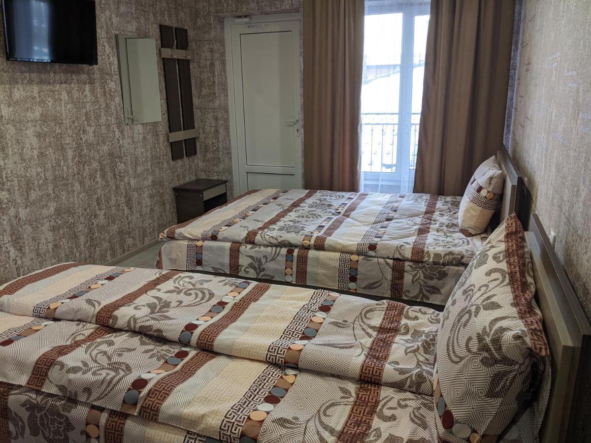 Karavan Hotel Bila Krynytsya  Esterno foto